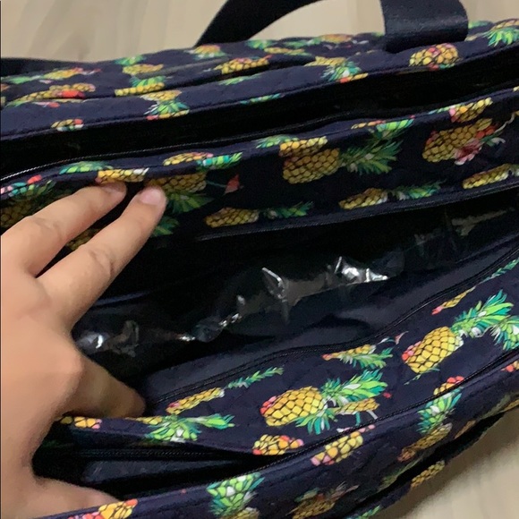 Vera Bradley pineapple weekender bag used once - Picture 6 of 7